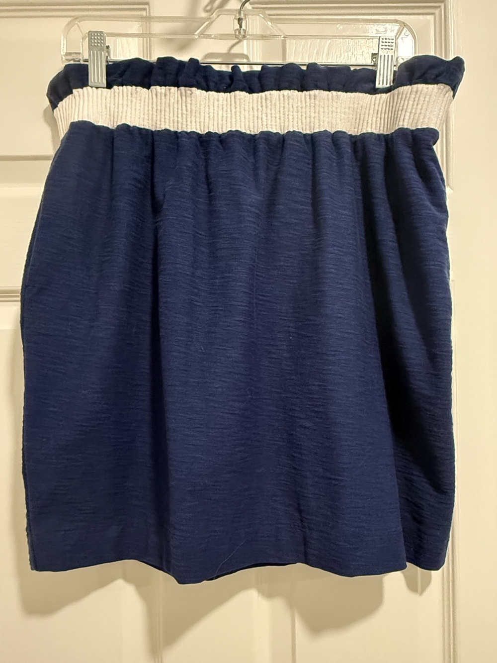Vineyard Vines Navy Skirt with White Elastic Waistband